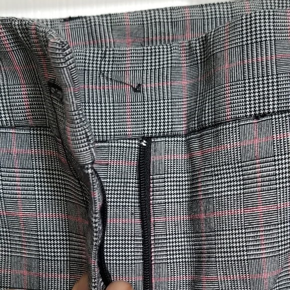 Capris - Picture 4 of 7